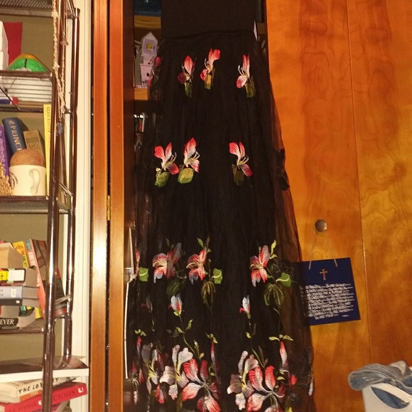 Black embroidered prom dress - Picture 3 of 5